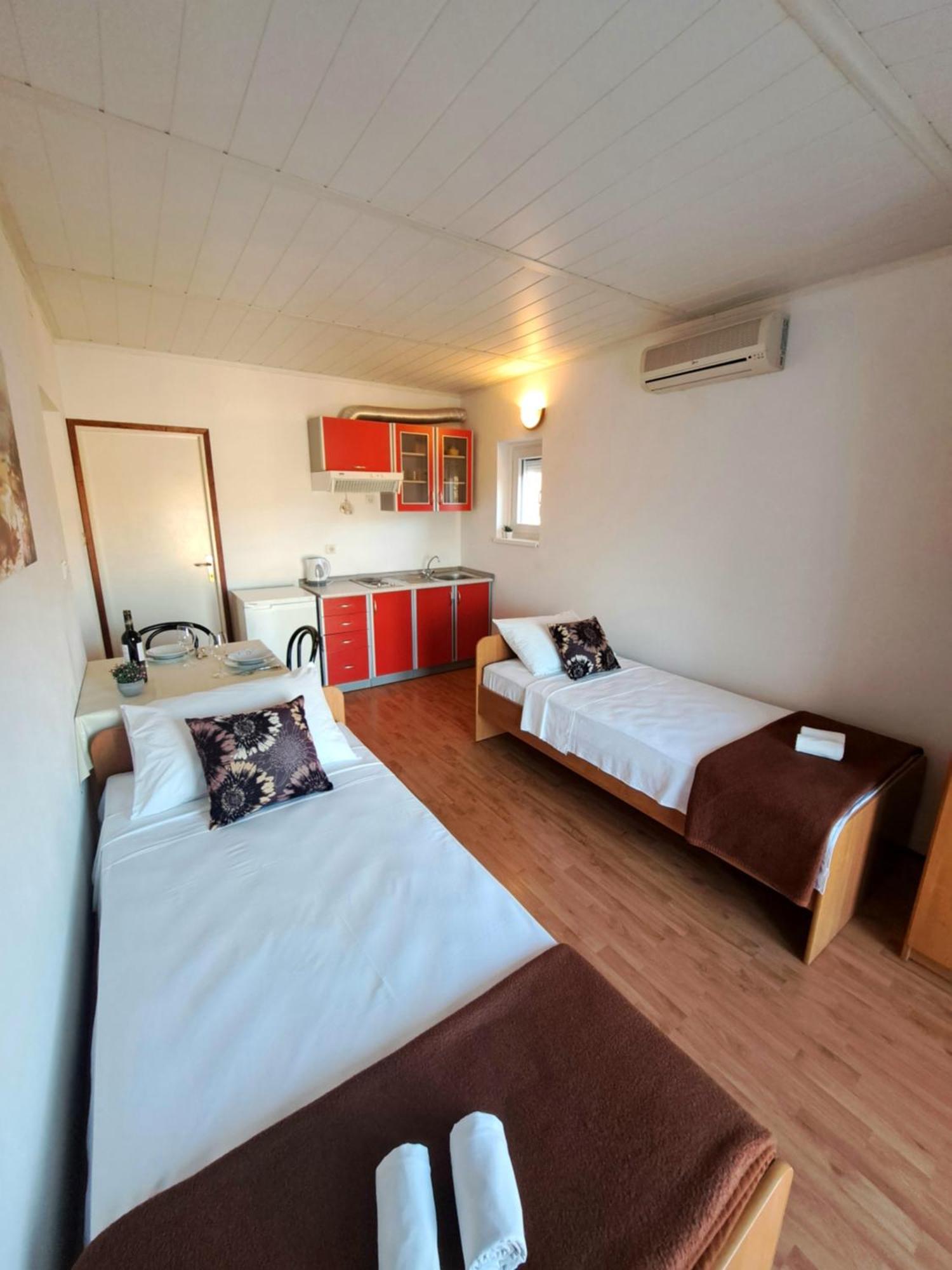 Apartments Maruna Maslenica Kültér fotó